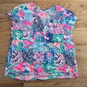 Lily Pulitzer V-Neck Size XXL